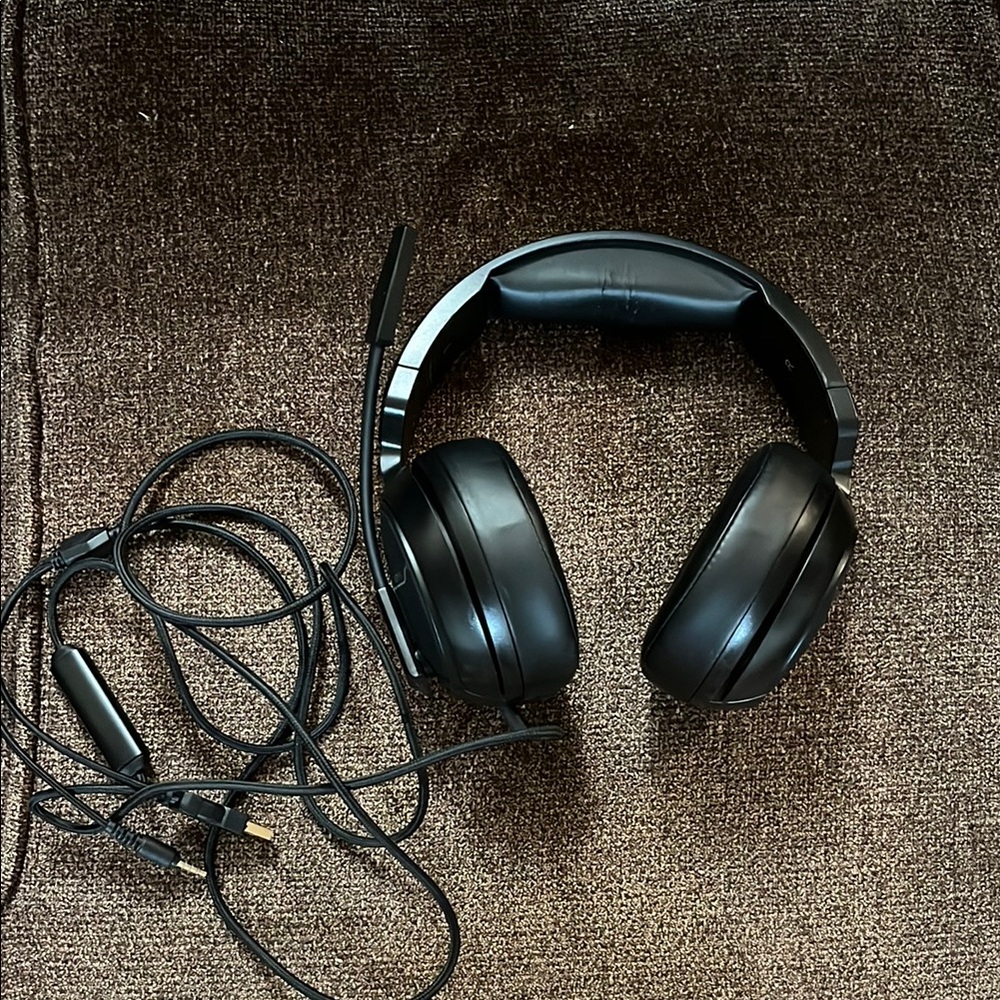 Xiberia Wired Over-Ear Headset